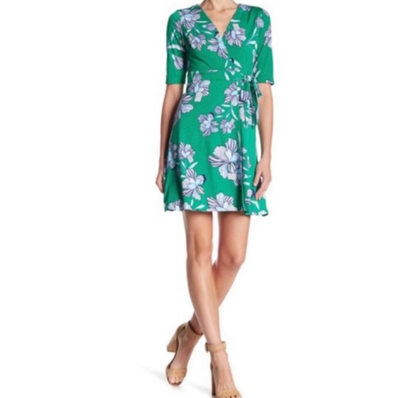 Vince Camuto Dresses & Skirts - Vince Camuto Green Blue Flower Floral Wrap Dress short sleeve Womens Size 2 NWOT